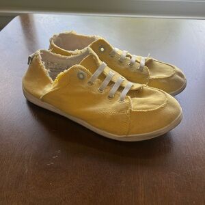 Vionic Pismo Beach Washable Sneakers women size 9